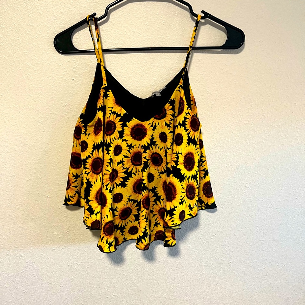 XS never worn sunflower crop top
